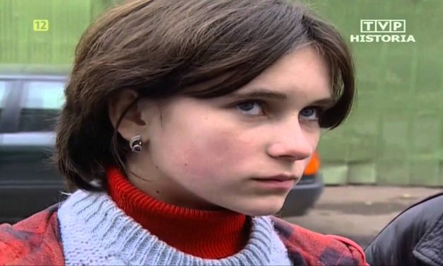 JEDEN DZIEŃ Z ŻYCIA BEZDOMNEGO CHŁOPCA W MOSKWIE